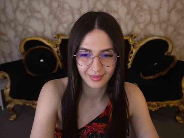 AlesiaDessmond webcam