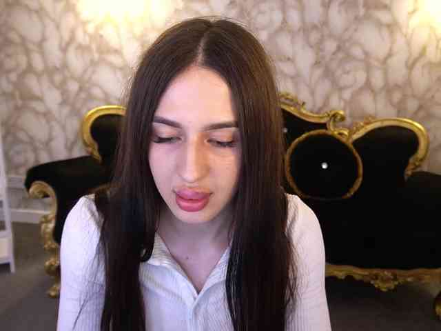 AlesiaDessmond webcam