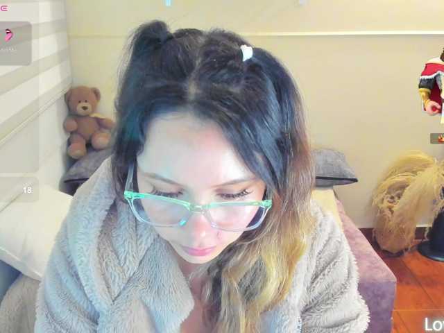 sweetlhy live cam on BongaCams