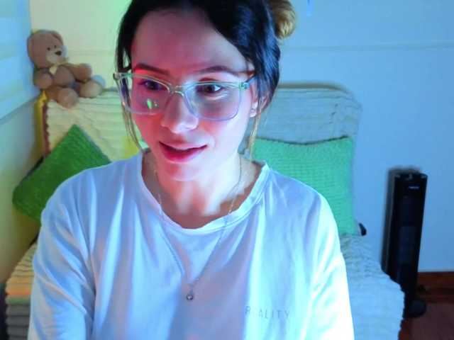 sweetlhy live cam on BongaCams