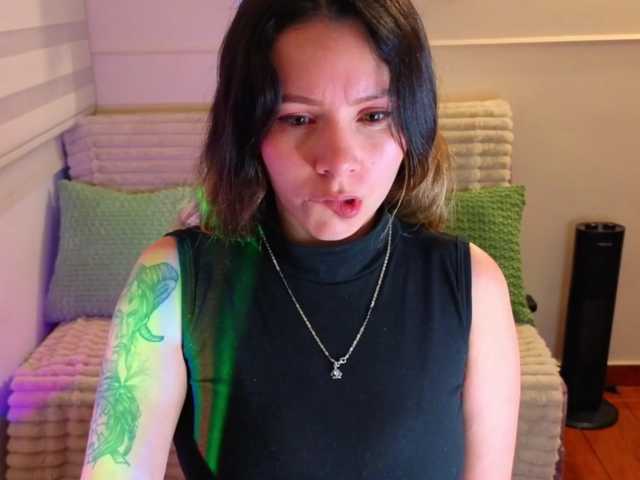 sweetlhy live cam preview