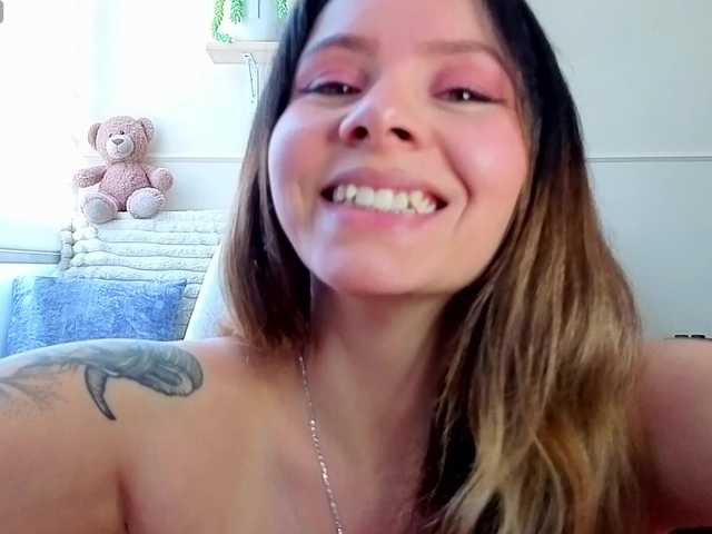 sweetlhy live cam on BongaCams