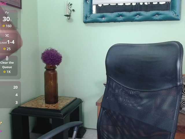 VictoriaJones- webcam bongacams model stream image