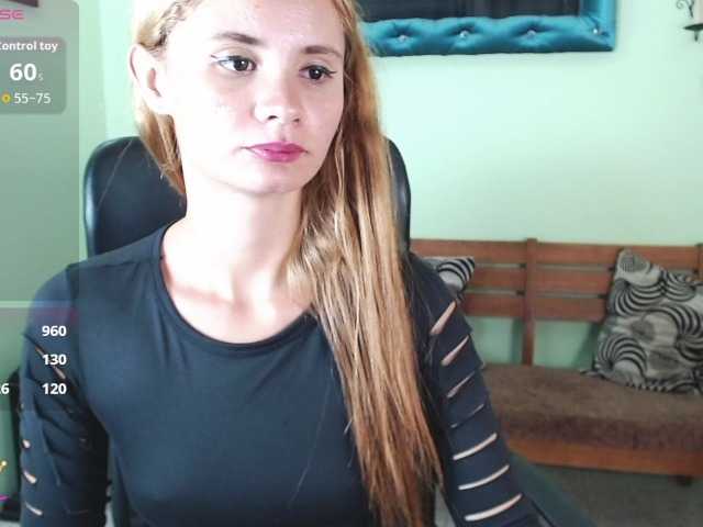 VictoriaJones- live cam