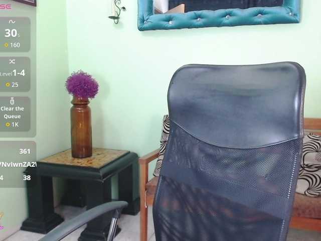 VictoriaJones- live webcam show