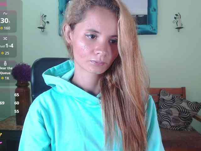 VictoriaJones- webcam