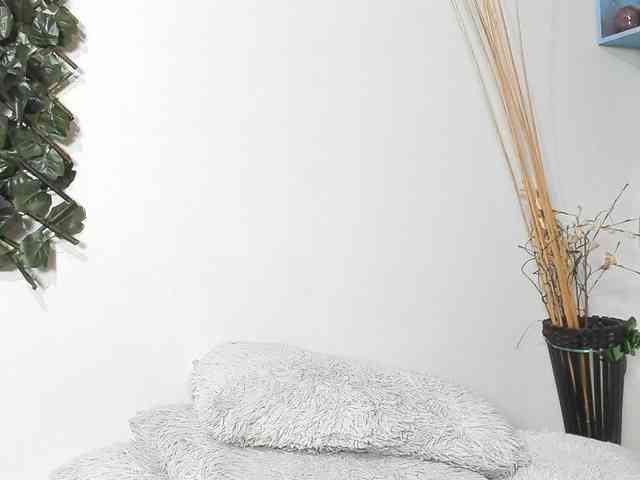 VictoriaJones- webcam