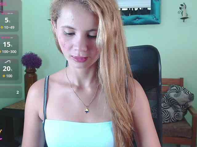 VictoriaJones- webcam