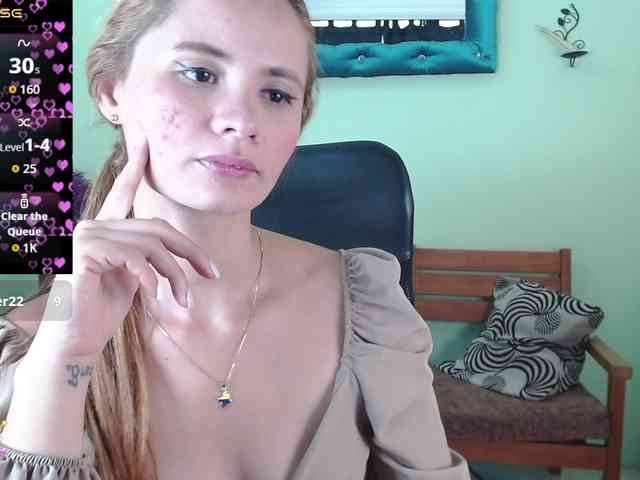 VictoriaJones- webcam