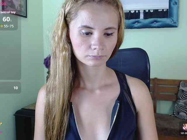 VictoriaJones- webcam