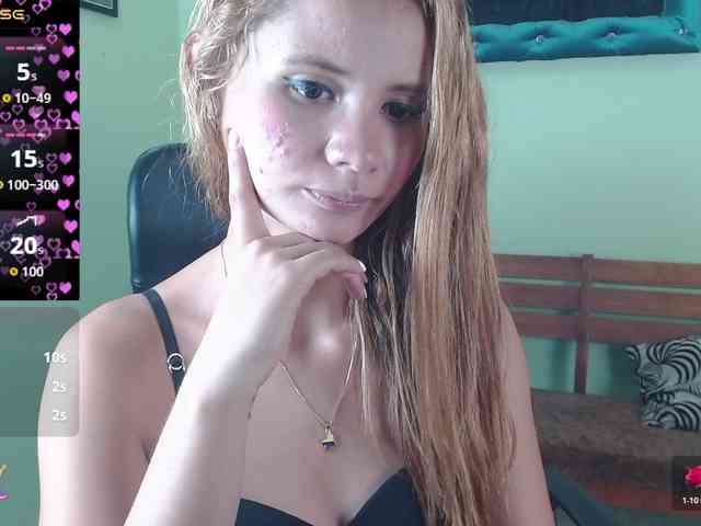 VictoriaJones- webcam