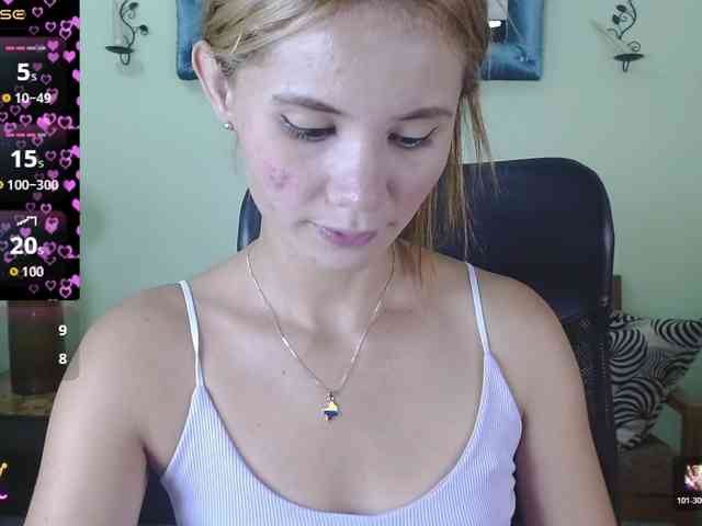 VictoriaJones- webcam