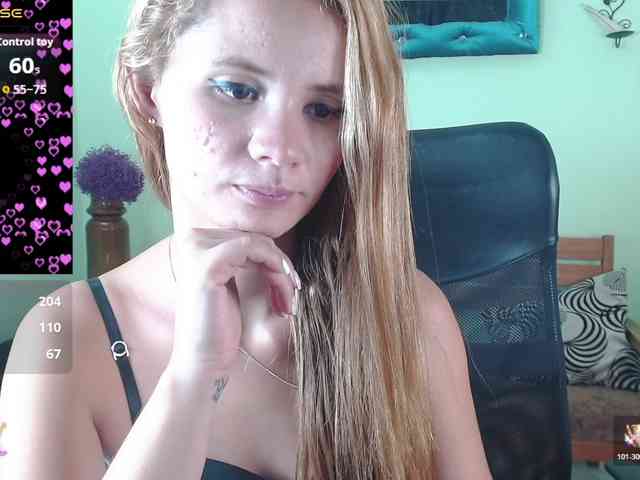 VictoriaJones- webcam