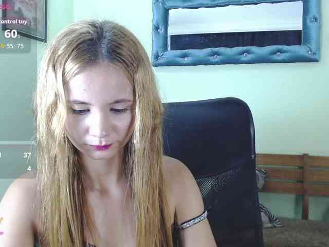 VictoriaJones- webcam