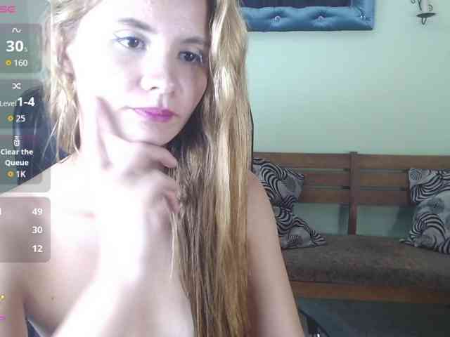 VictoriaJones- webcam