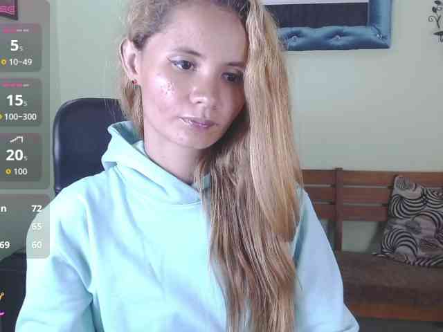 VictoriaJones- webcam