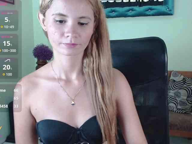 VictoriaJones- webcam