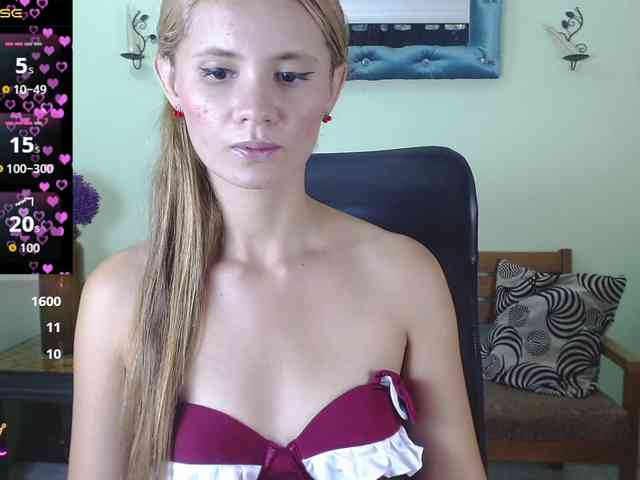VictoriaJones- webcam
