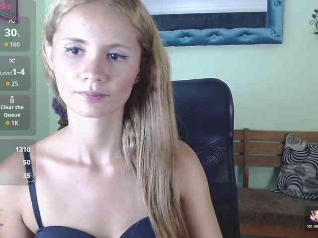 VictoriaJones- webcam