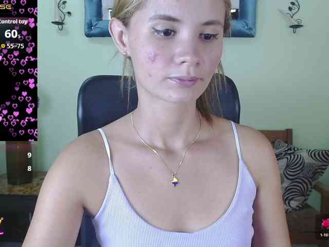 VictoriaJones- webcam