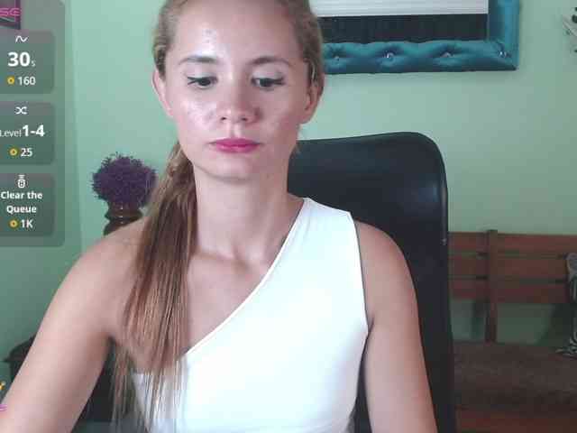VictoriaJones- webcam