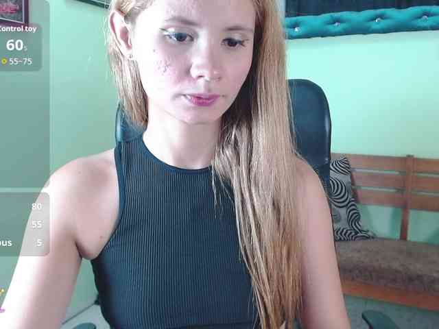 VictoriaJones- webcam