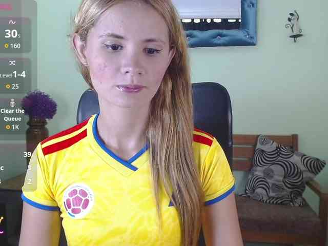 VictoriaJones- webcam