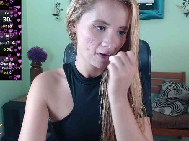 VictoriaJones- webcam
