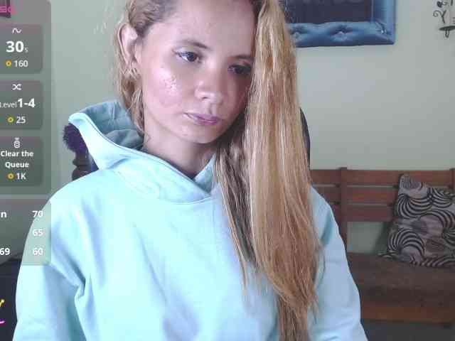 VictoriaJones- webcam