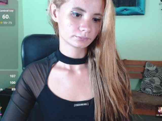 VictoriaJones- webcam