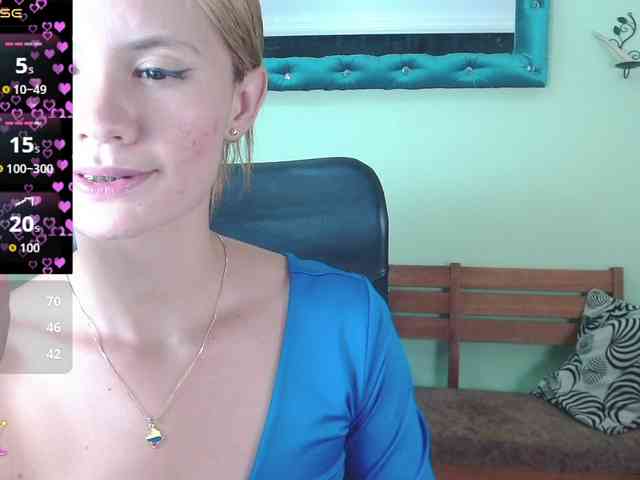 VictoriaJones- webcam
