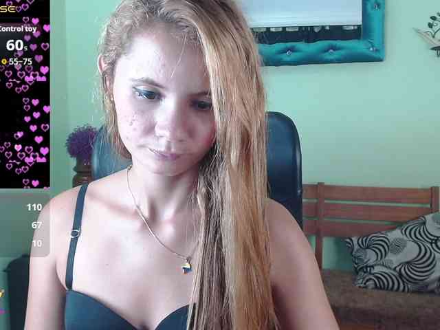VictoriaJones- webcam