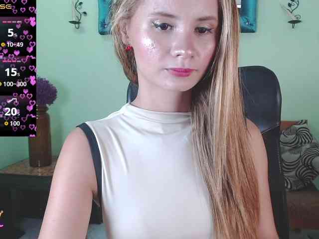 VictoriaJones- webcam