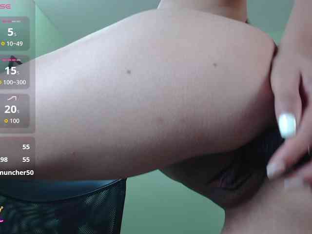 VictoriaJones- webcam