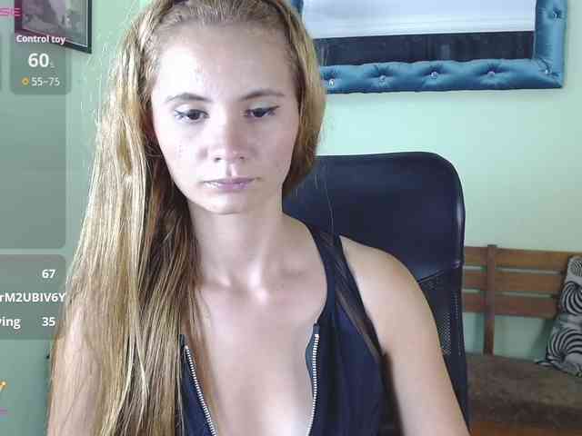 VictoriaJones- webcam