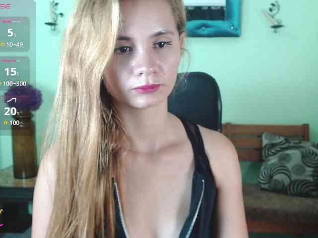 VictoriaJones- webcam