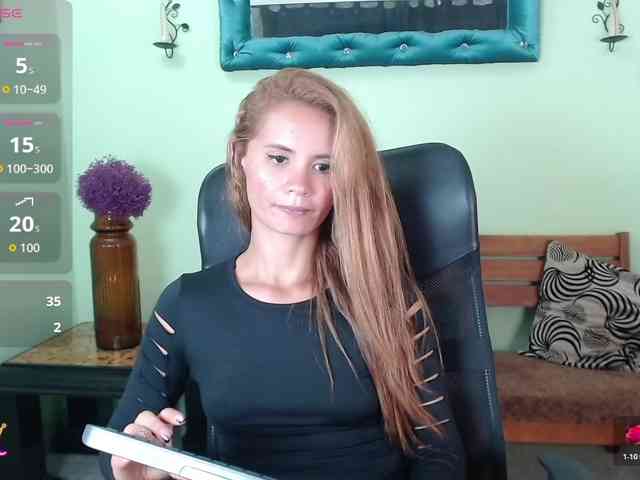VictoriaJones- webcam