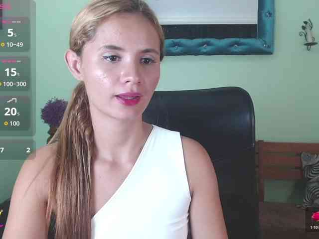 VictoriaJones- webcam