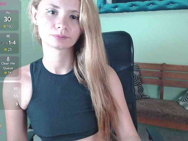 VictoriaJones- webcam