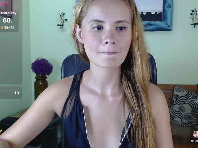 VictoriaJones- webcam