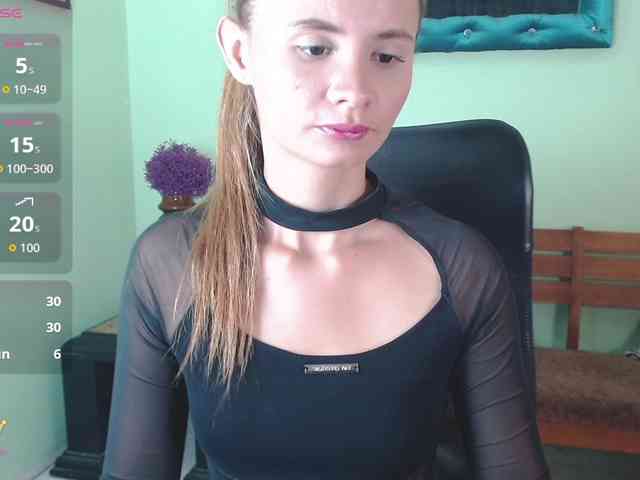 VictoriaJones- webcam