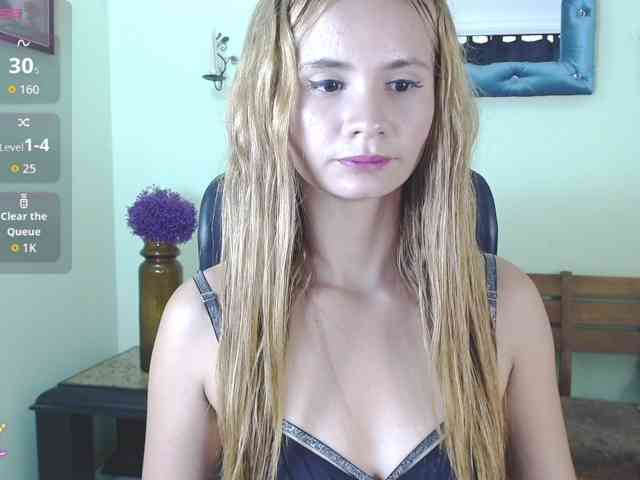 VictoriaJones- webcam