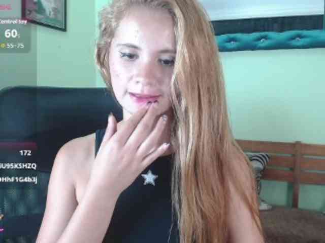 VictoriaJones- webcam
