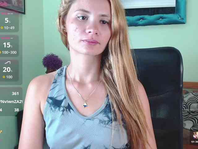 VictoriaJones- webcam