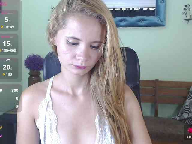 VictoriaJones- webcam