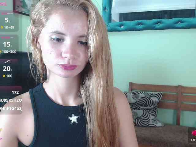 VictoriaJones- webcam