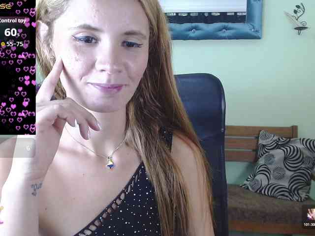 VictoriaJones- webcam