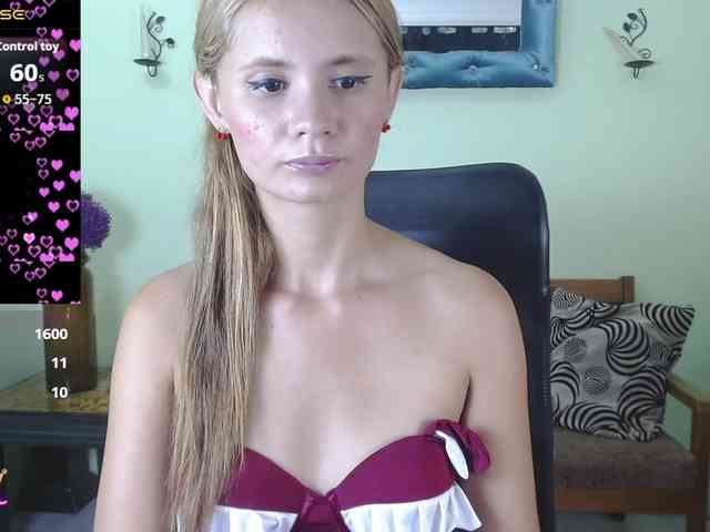 VictoriaJones- webcam
