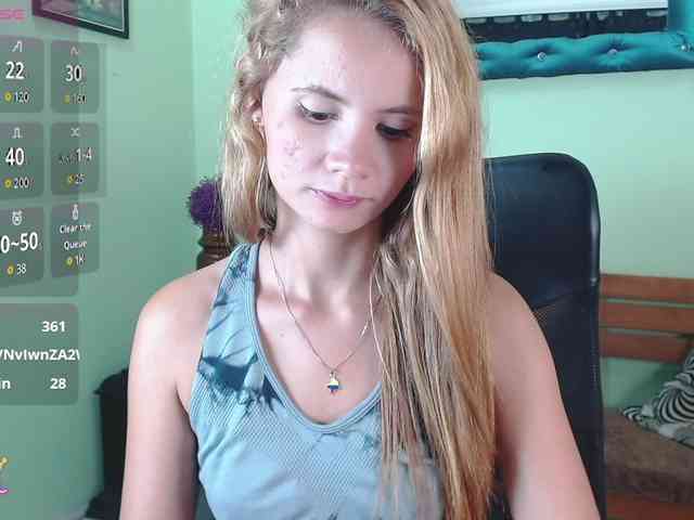 VictoriaJones- webcam