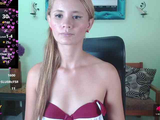 VictoriaJones- webcam